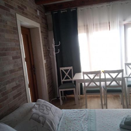 Studio Apartman Luka Starigrad Paklenica Exterior photo